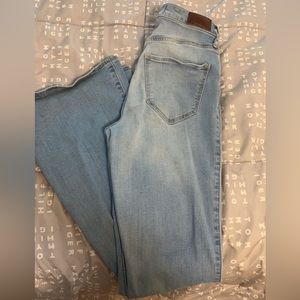 Hollister size 5